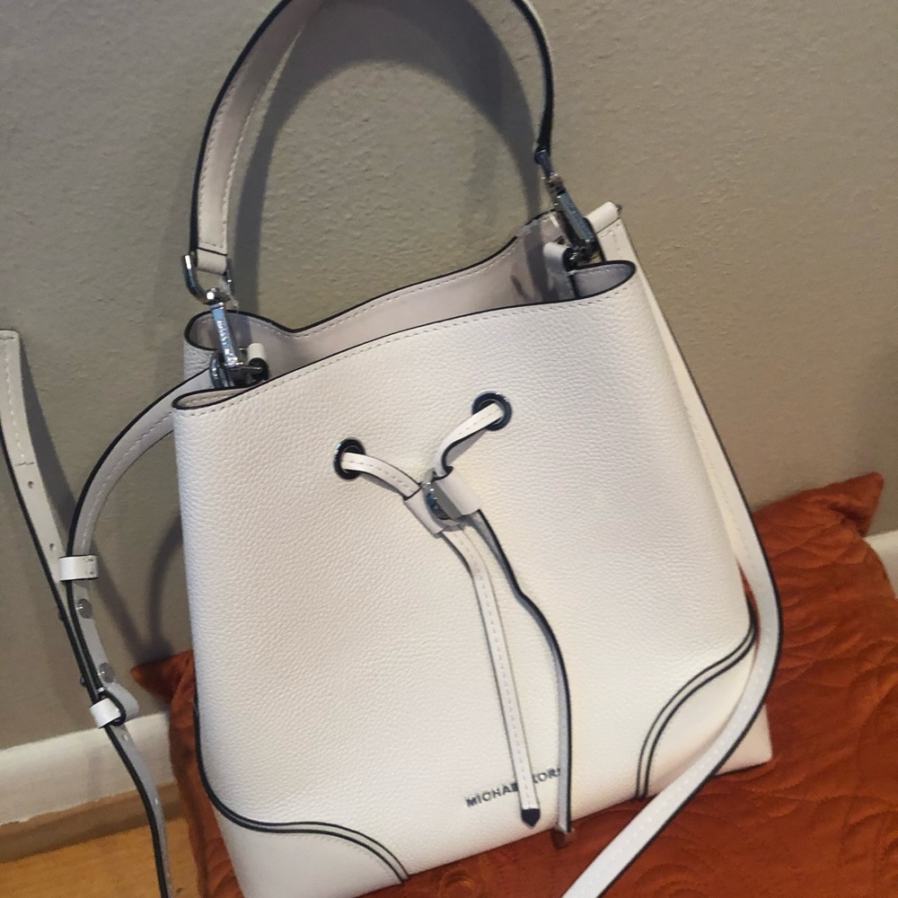 🗣SALE💥MICHAEL KORS Mercer Gallery Med Bag 🌸